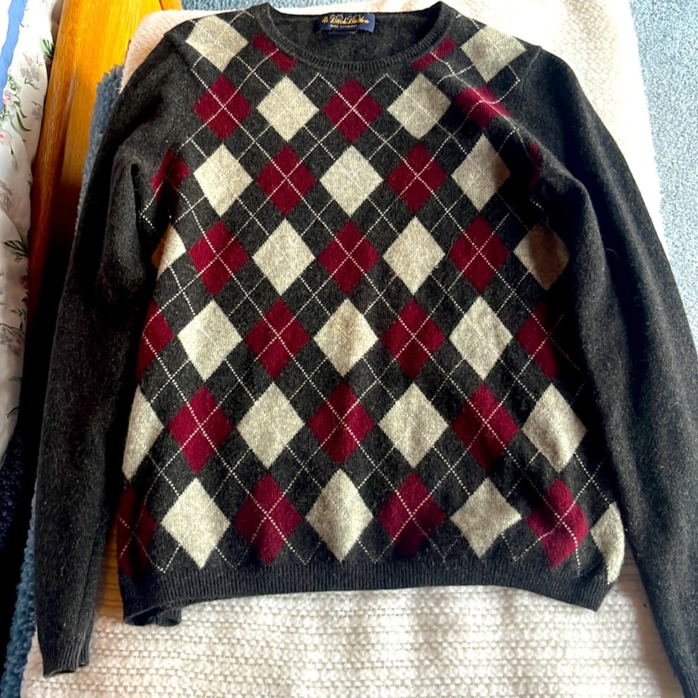 Brooks Brothers cashmere pullover sweater size small!